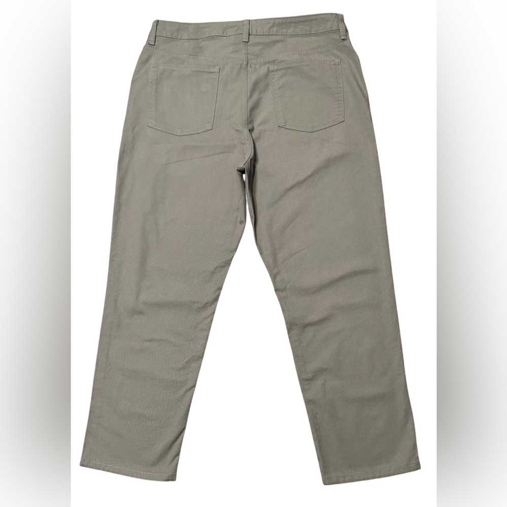 Patagonia Women’s Olive Green Pants, Size 14
97% Organic Cotton NWT - Picture 3 of 13